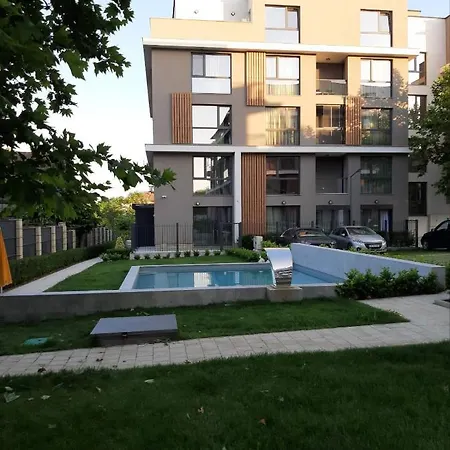 Deluxe 5 Apartment